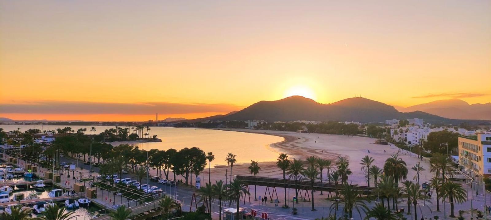 Tranquilo Apartamento Con Vistas Al Mar. Port de Alcudia  Esterno foto